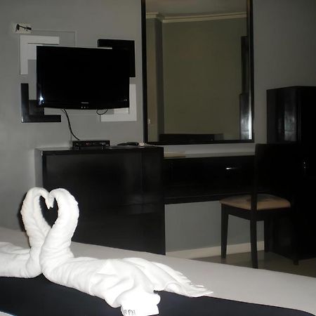 Richmond Plaza Hotel Tabok Luaran gambar