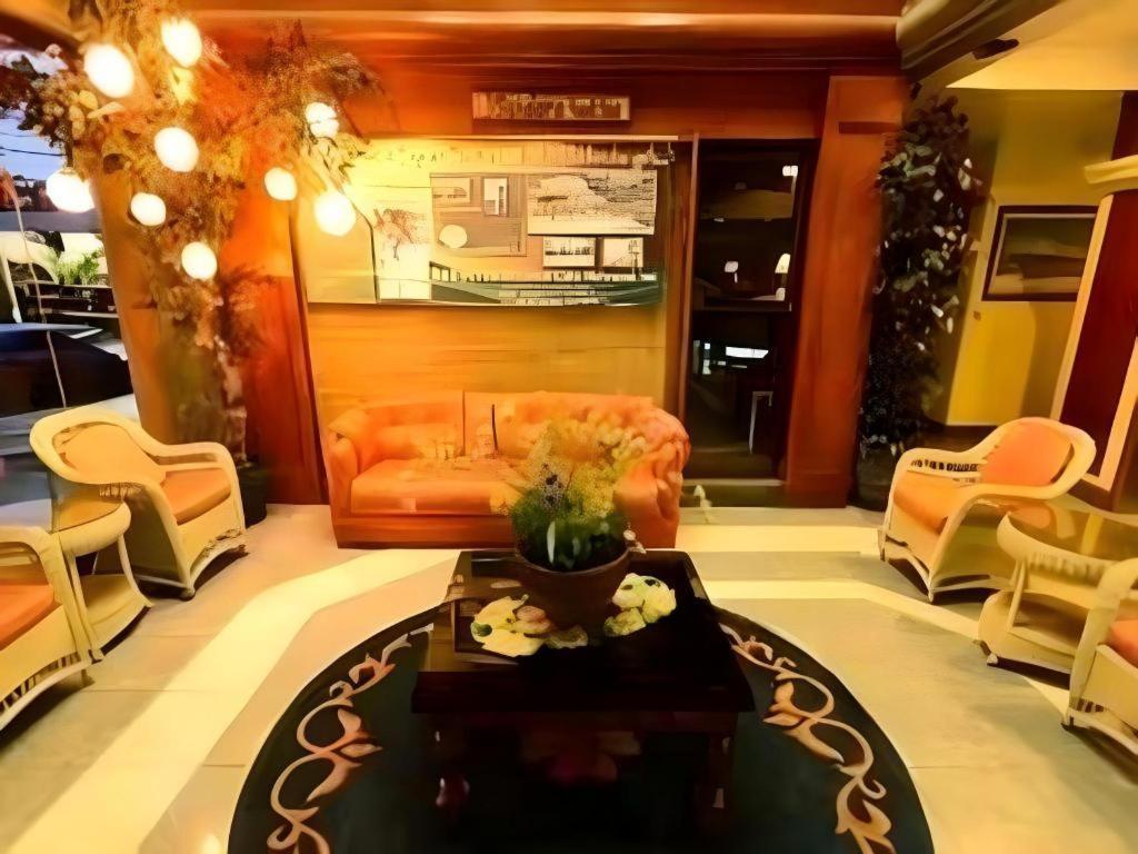 Richmond Plaza Hotel Tabok Luaran gambar
