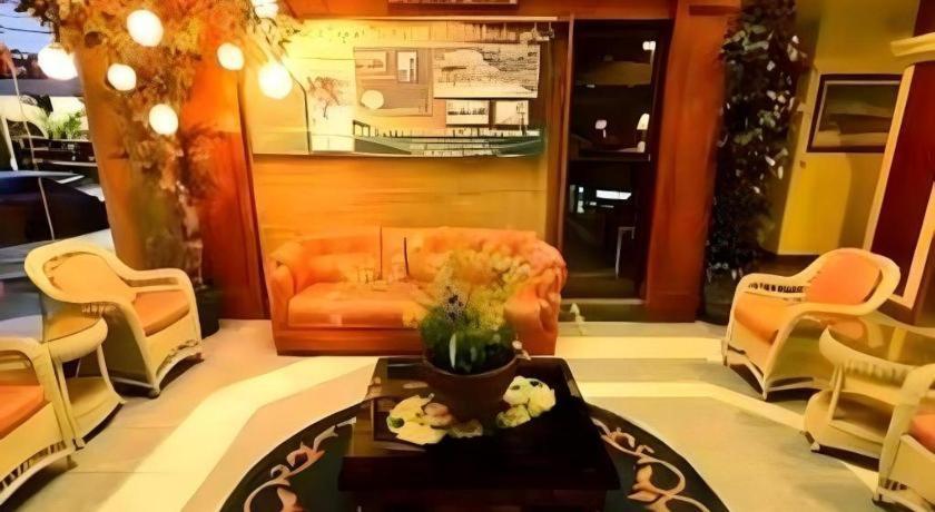 Richmond Plaza Hotel Tabok Luaran gambar